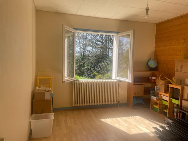 Orvault Ragon : EN VENTE, Fort potentiel pour cette maison de plus de 300 m² de bâti, 11 000 m² de parc aux portes de Nantes.