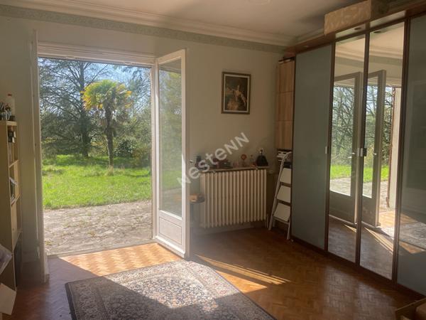 Orvault Ragon : EN VENTE, Fort potentiel pour cette maison de plus de 300 m² de bâti, 11 000 m² de parc aux portes de Nantes.