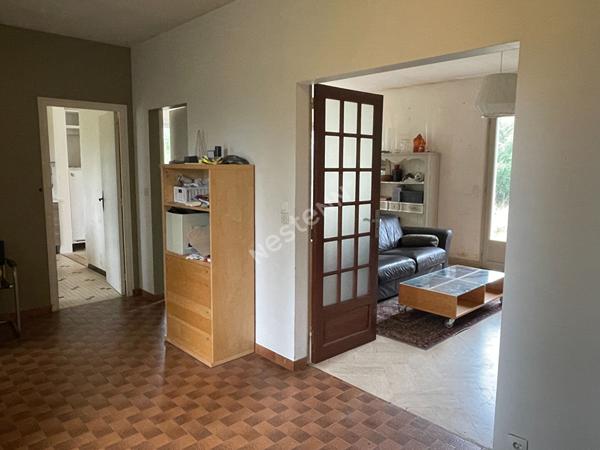 Orvault Ragon : EN VENTE, Fort potentiel pour cette maison de plus de 300 m² de bâti, 11 000 m² de parc aux portes de Nantes.