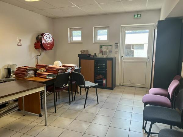 BUREAUX à LOUER de 617 m²