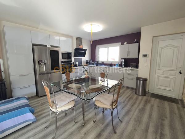 Vente
                Maison167 m² - 8 Pièces -
                    MEZIDON VALLEE D AUGE (14270)