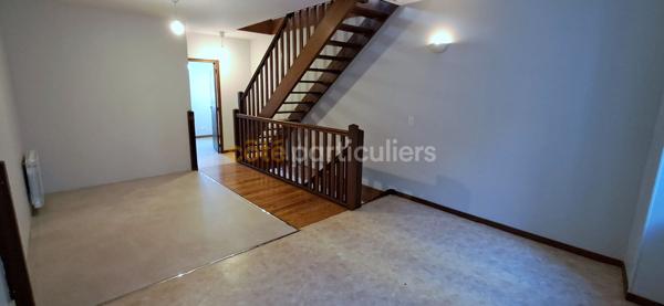 Location Appartement99,25 m² - 4 Pièces - CASSAGNES BEGONHES (12120)