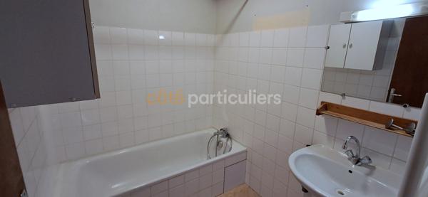 Location Appartement99,25 m² - 4 Pièces - CASSAGNES BEGONHES (12120)