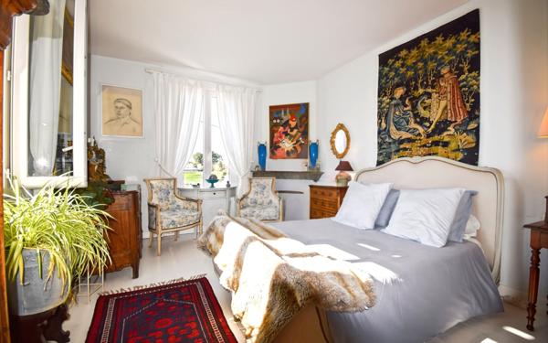 Maison à vendre    5 pièces •  Uzès