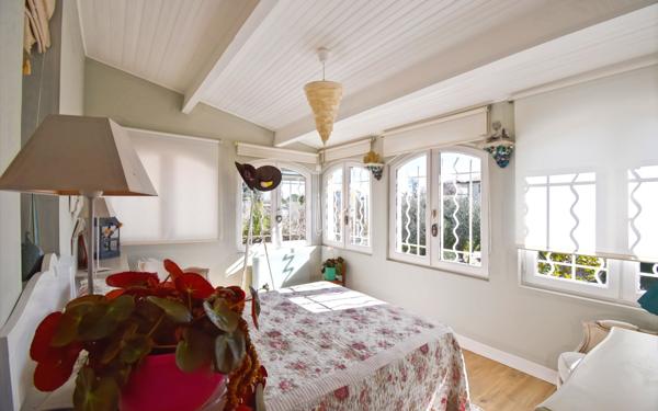 Maison à vendre    5 pièces •  Uzès