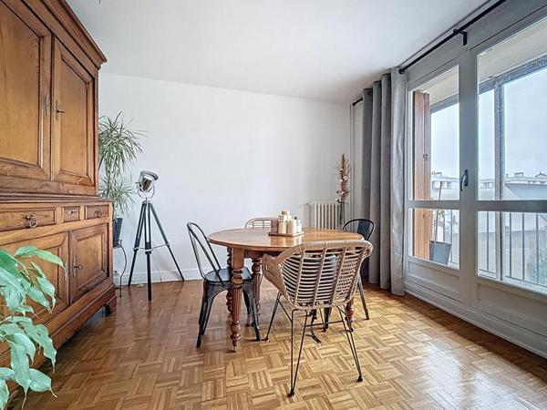 APPARTEMENT METRO   Villejuif 3 pièces 70.28 m2 Avec BOX - CAVE