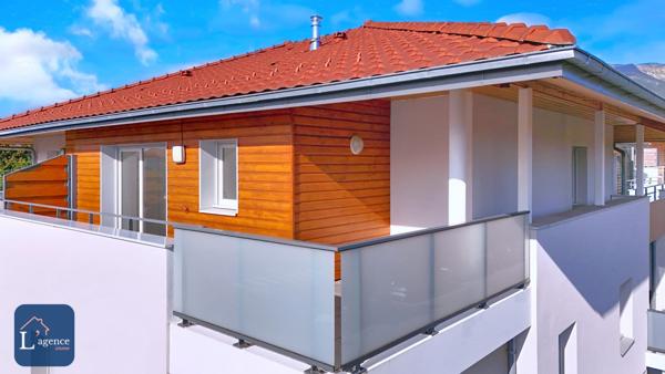 Appartement T2 52 m² Dernier étage Proche toutes commodités Garage