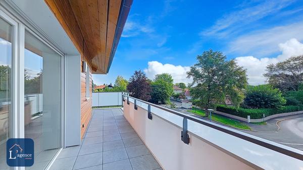 Appartement T2 52 m² Dernier étage Proche toutes commodités Garage