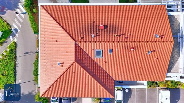 Appartement T2 52 m² Dernier étage Proche toutes commodités Garage