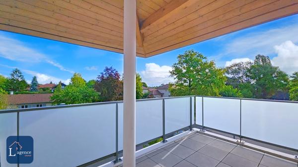 Appartement T2 52 m² Dernier étage Proche toutes commodités Garage