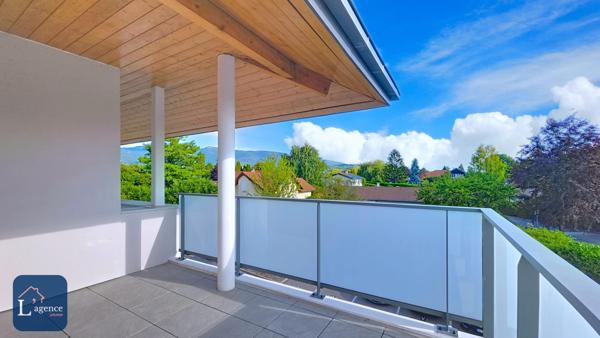 Appartement T2 52 m² Dernier étage Proche toutes commodités Garage