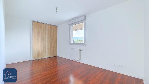 Appartement T2 52 m² Dernier étage Proche toutes commodités Garage