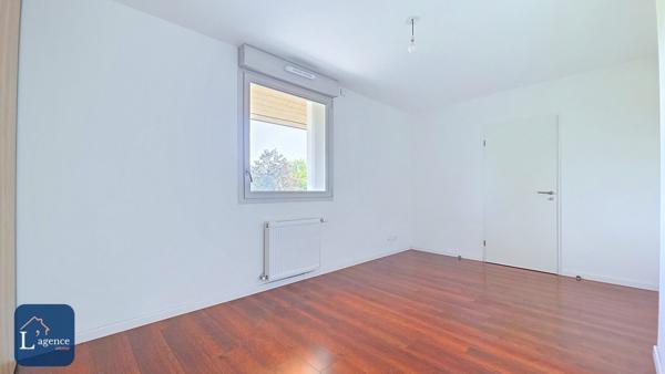 Appartement T2 52 m² Dernier étage Proche toutes commodités Garage