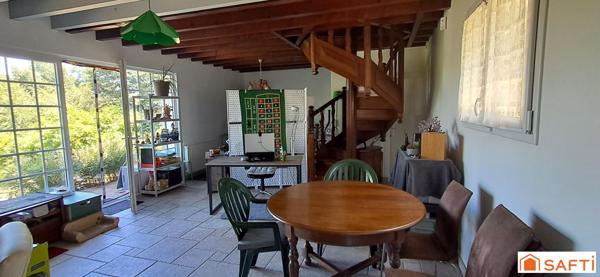 Belle propriété discrète proche centre touristique