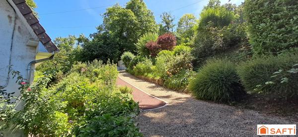 Belle propriété discrète proche centre touristique