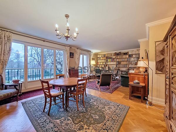 RARE AU QUAI PAUL BERT, PROCHE TRAMWAY, APPARTEMENT T5+BALCON+PARKING ET GARAGE+ CAVE