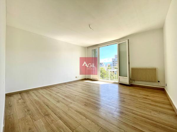 GRENOBLE - 34 rue Lavoisier : T4 avec balcon, vue dégagée et cave.