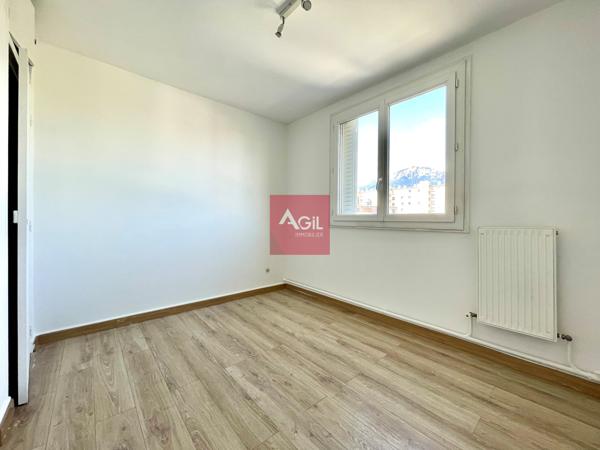 GRENOBLE - 34 rue Lavoisier : T4 avec balcon, vue dégagée et cave.