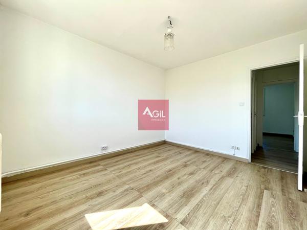 GRENOBLE - 34 rue Lavoisier : T4 avec balcon, vue dégagée et cave.