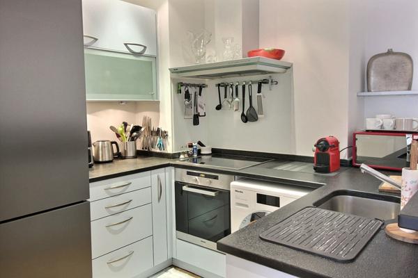 Location meublée-  Paris 75008 - 72 m²- 2 chambres - 6 500 - Avenue Montaigne