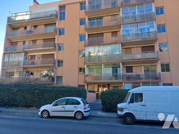 Studio 2 min plage avec terrasse