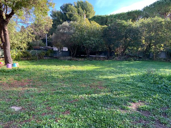 A vendre Terrain plat de 436m² aux Solans - AUBAGNE