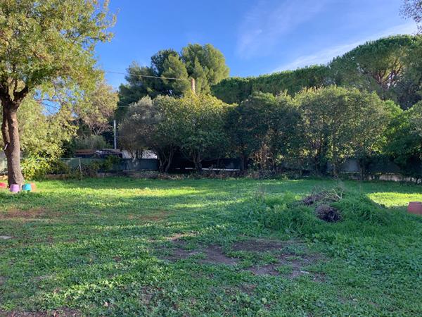 A vendre Terrain plat de 436m² aux Solans - AUBAGNE