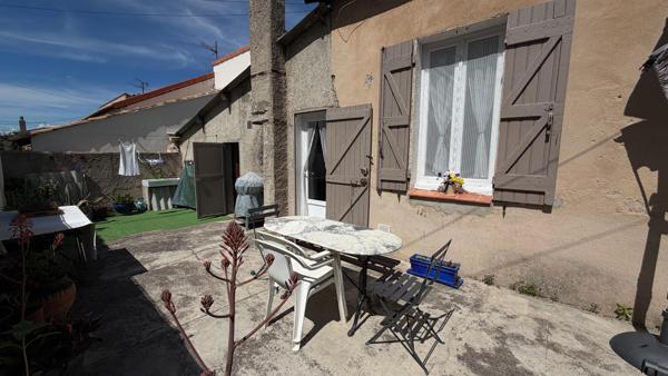 Maison de plain-pied de 40 m² avec terrasse et stationnements à Gardanne/Biver