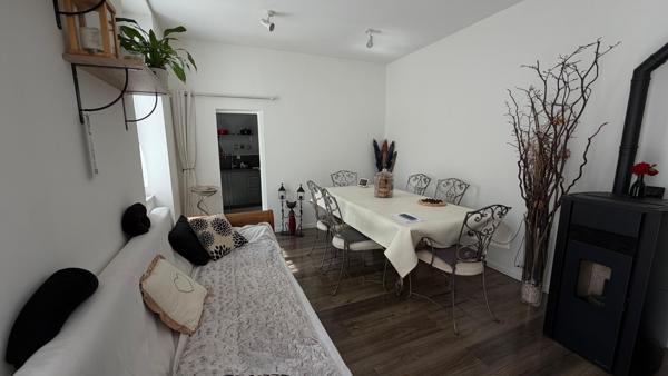 Maison de plain-pied de 40 m² avec terrasse et stationnements à Gardanne/Biver