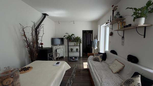 Maison de plain-pied de 40 m² avec terrasse et stationnements à Gardanne/Biver