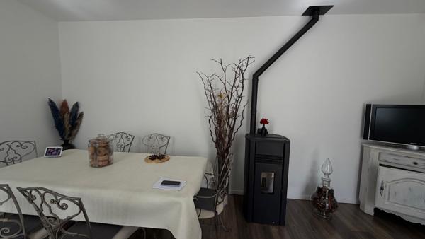 Maison de plain-pied de 40 m² avec terrasse et stationnements à Gardanne/Biver