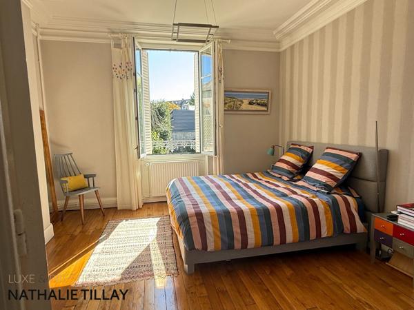 Orléans Dunois, maison bourgeoise à vendre, grand jardin et stationnements, parcelle 457 m²