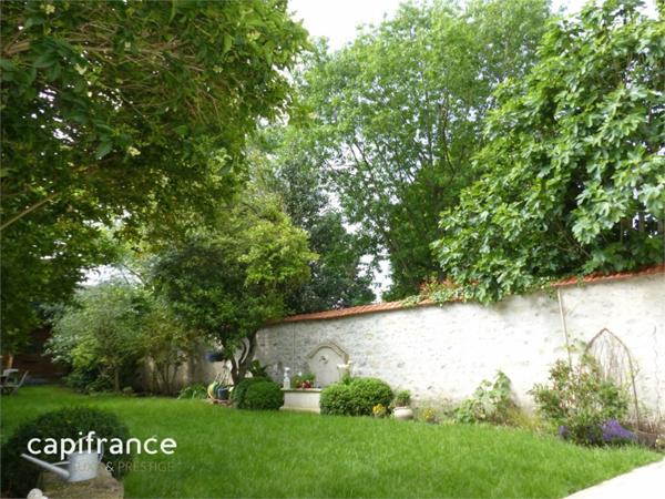 Orléans Dunois, maison bourgeoise à vendre, grand jardin et stationnements, parcelle 457 m²