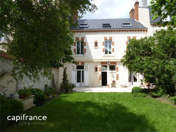 Orléans Dunois, maison bourgeoise à vendre, grand jardin et stationnements, parcelle 457 m²