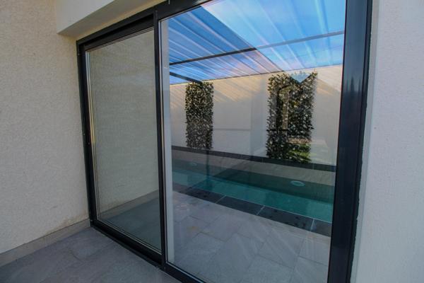 Pavillon récent avec piscine et accès rapide RCEA