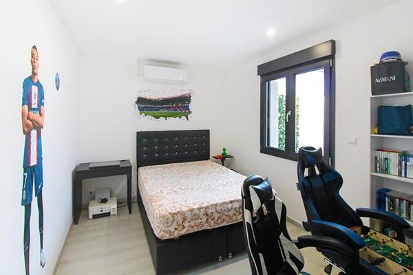 Pavillon récent avec piscine et accès rapide RCEA