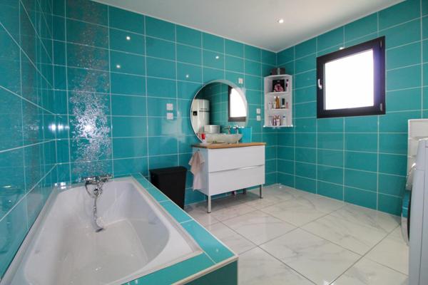 Pavillon récent avec piscine et accès rapide RCEA