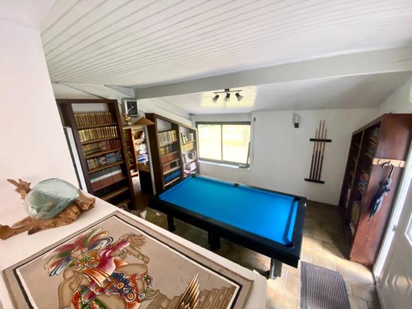 Maison d'architecte de 260M2 (DPE B) avec annexe dans un écrin de verdure avec piscine à 8 Kms de MONT DE MARSAN (40)