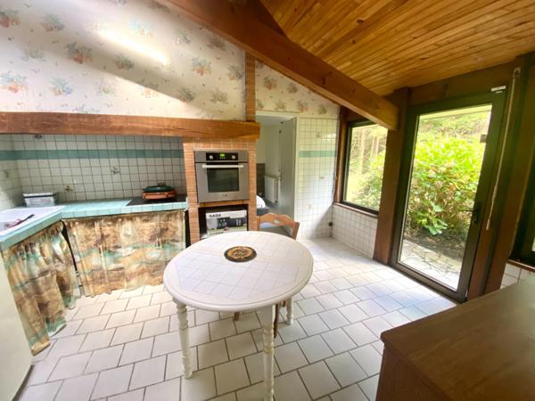 Maison d'architecte de 260M2 (DPE B) avec annexe dans un écrin de verdure avec piscine à 8 Kms de MONT DE MARSAN (40)