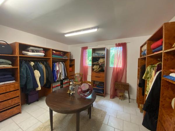 Maison d'architecte de 260M2 (DPE B) avec annexe dans un écrin de verdure avec piscine à 8 Kms de MONT DE MARSAN (40)