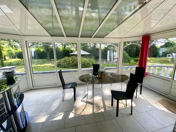 Maison d'architecte de 260M2 (DPE B) avec annexe dans un écrin de verdure avec piscine à 8 Kms de MONT DE MARSAN (40)