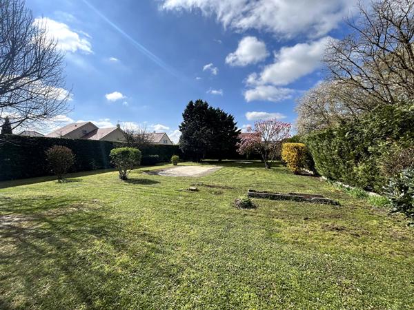 Terrain Neuilly Crimolois 741 m2