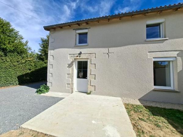 Maison mitoyenne 1 côté à louer, 4 pièces - Saint-Julien-l'Ars 86800