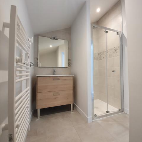 Maison mitoyenne 1 côté à louer, 4 pièces - Saint-Julien-l'Ars 86800