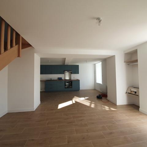 Maison mitoyenne 1 côté à louer, 4 pièces - Saint-Julien-l'Ars 86800