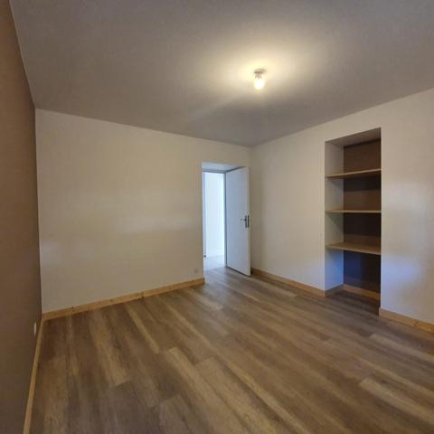 Maison mitoyenne 1 côté à louer, 4 pièces - Saint-Julien-l'Ars 86800