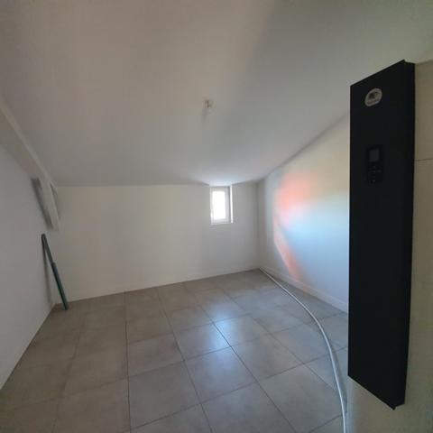 Maison mitoyenne 1 côté à louer, 4 pièces - Saint-Julien-l'Ars 86800