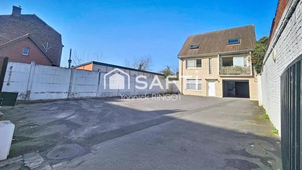 Immeuble mixte avec hangar 226 m² rare