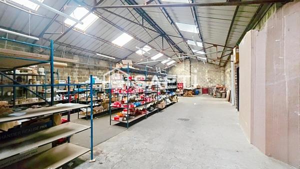 Immeuble mixte avec hangar 226 m² rare