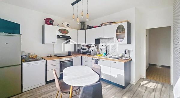 Immeuble mixte avec hangar 226 m² rare